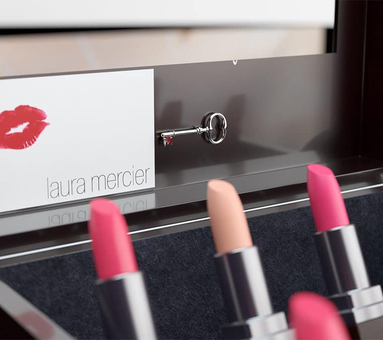 LipstickBox-KissCard-CU